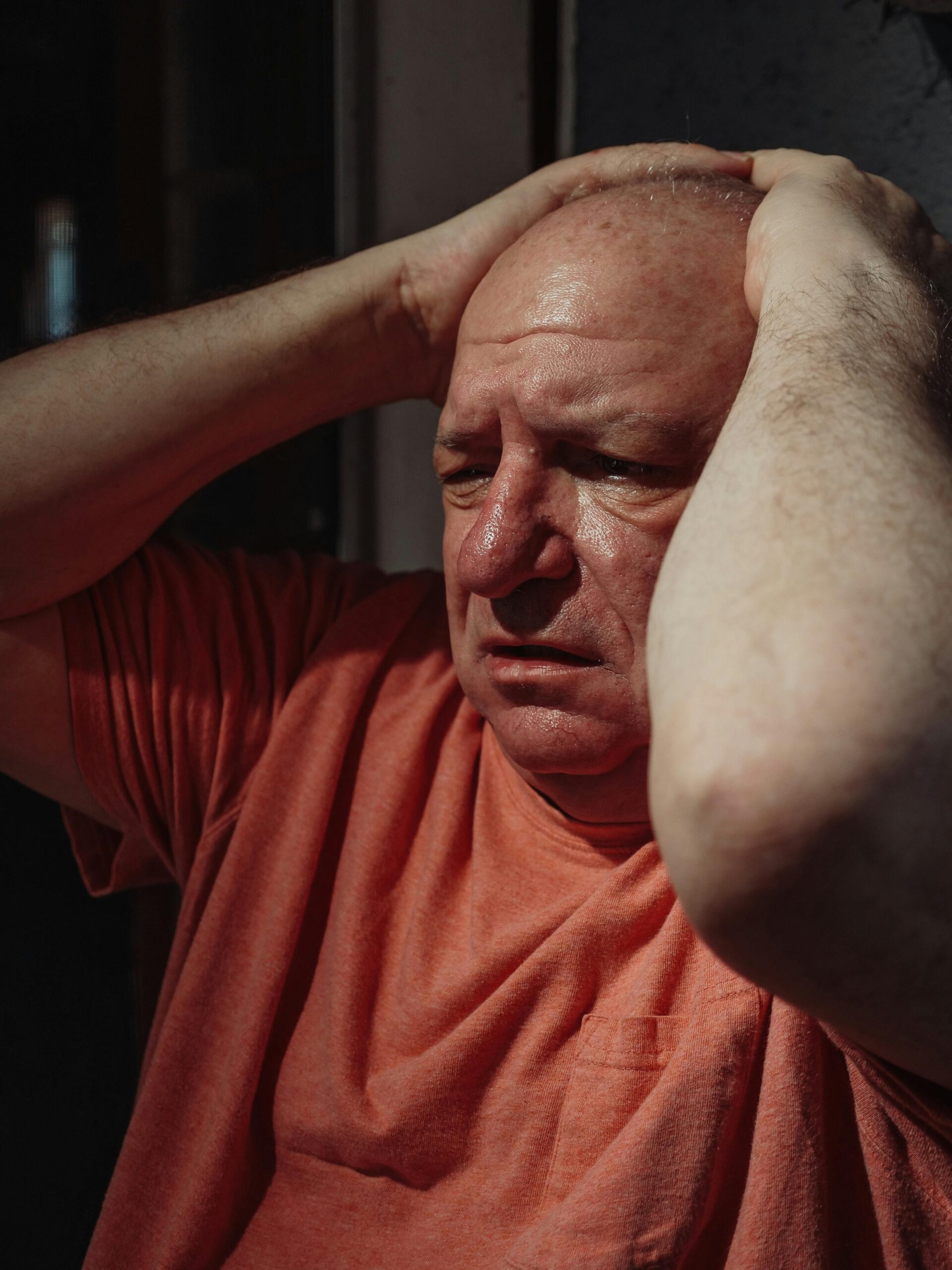 An upset man reacting to something | Source: Pexels