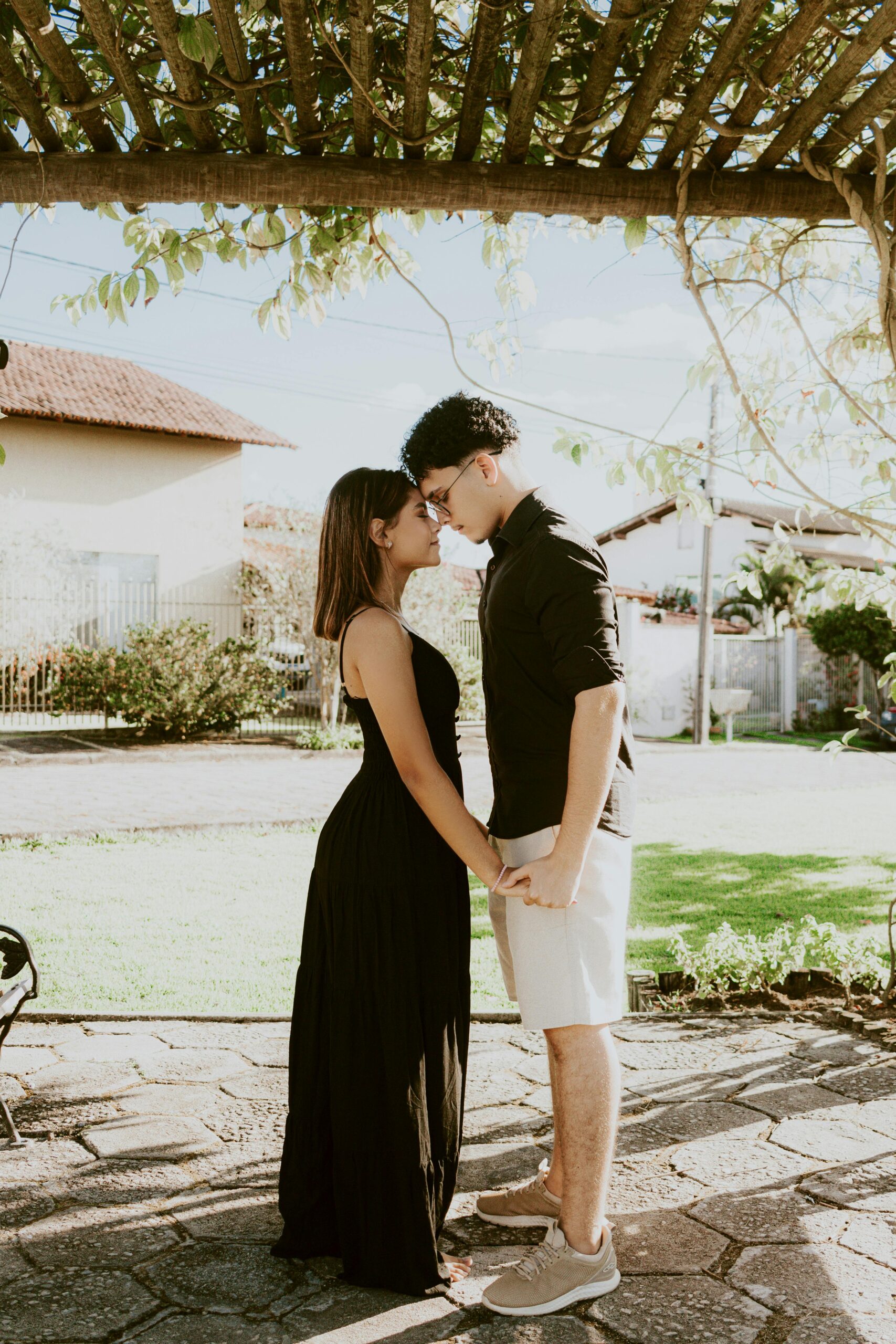 A young couple holding | Source: Pexels