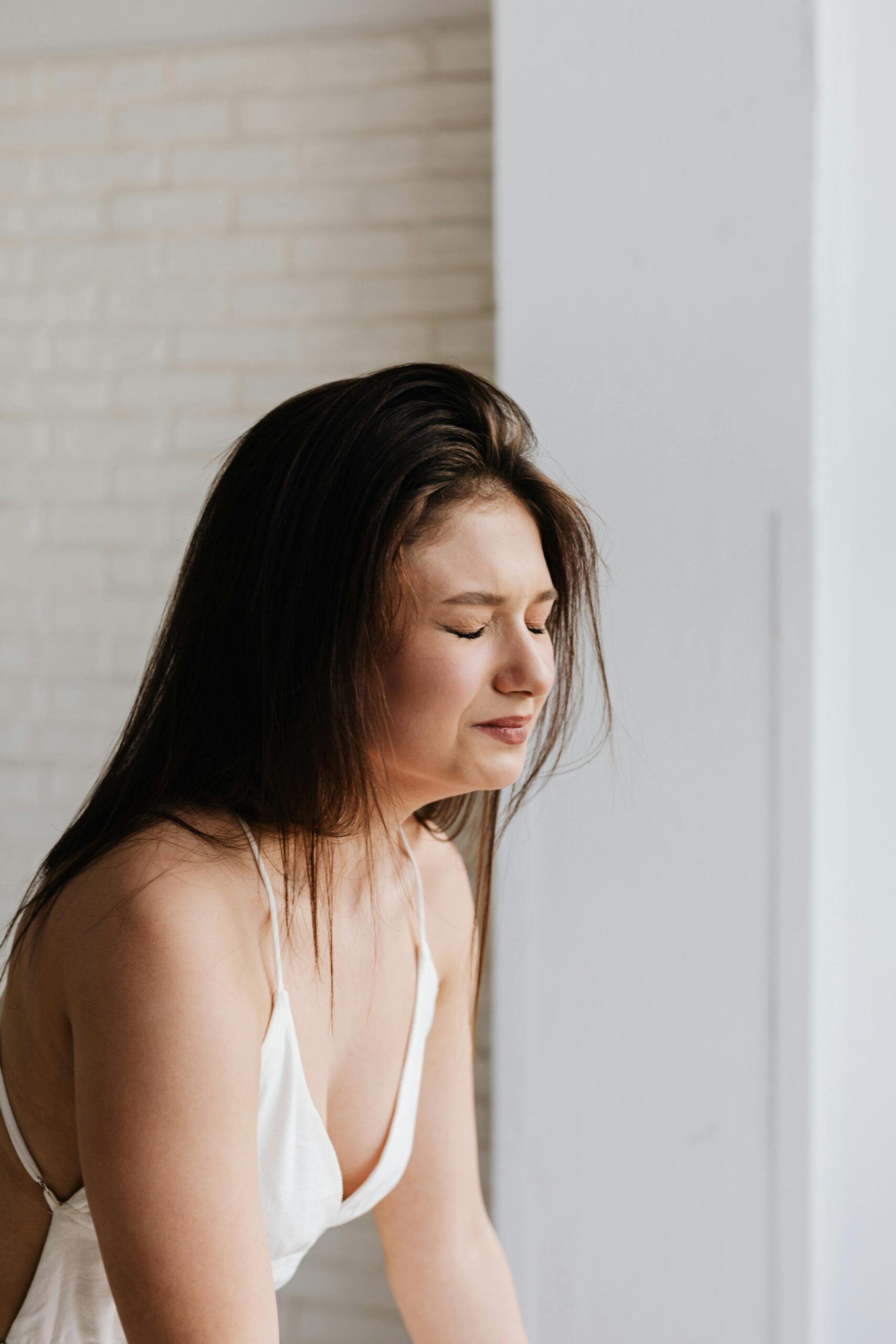 A woman crying | Source: Pexels