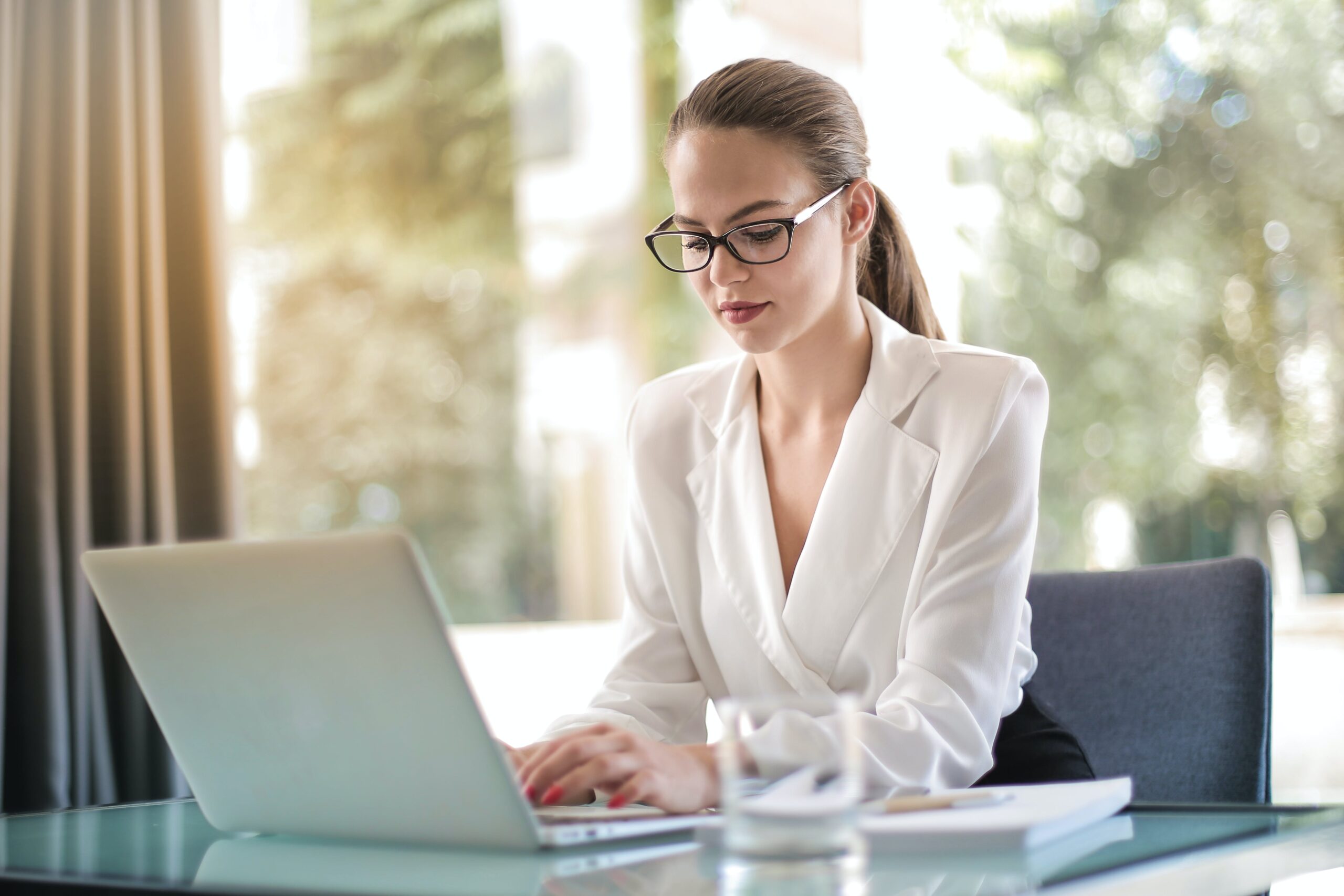 A working woman | Source: Pexels