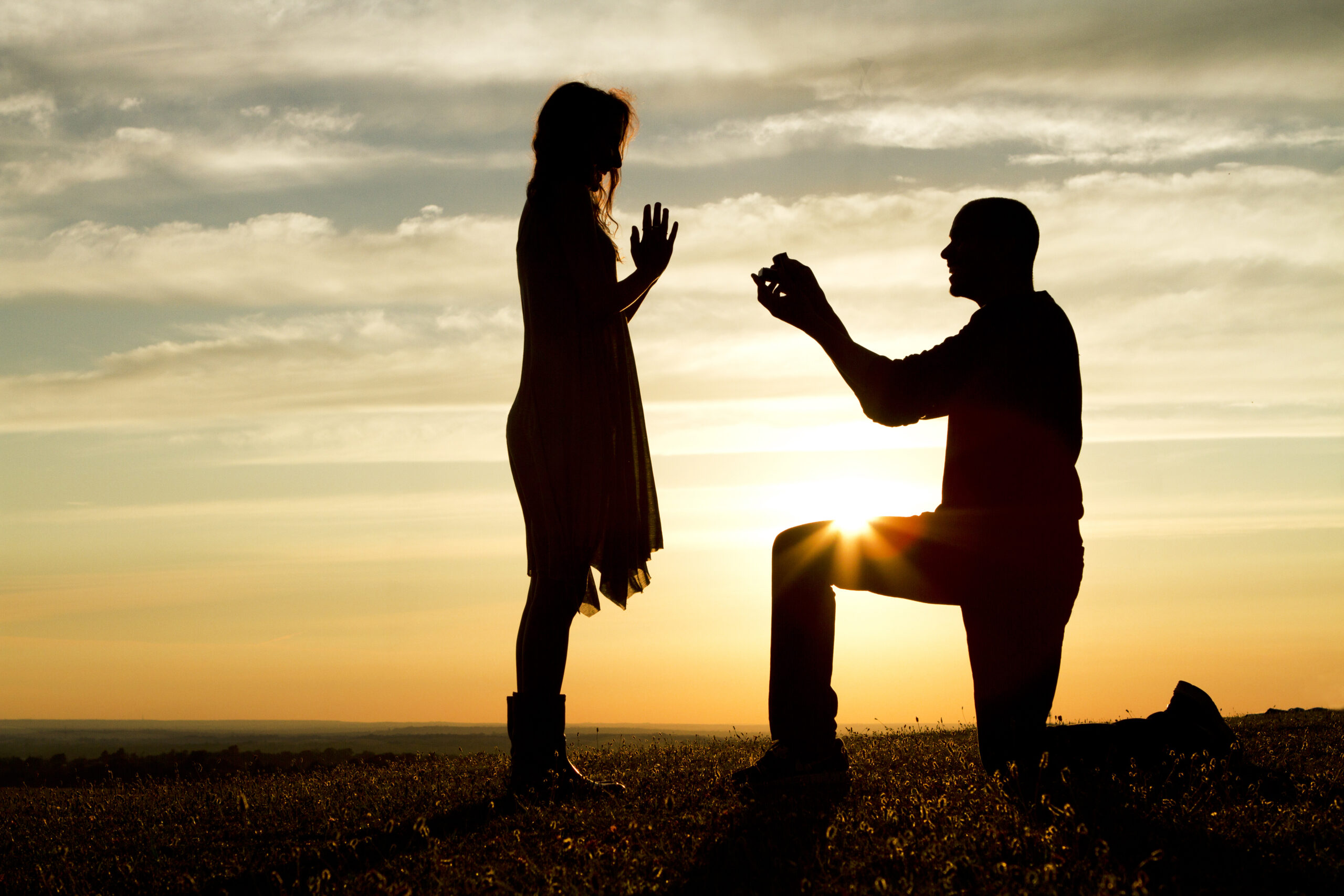 A man proposing to his girlfriend | Source: Shutterstock