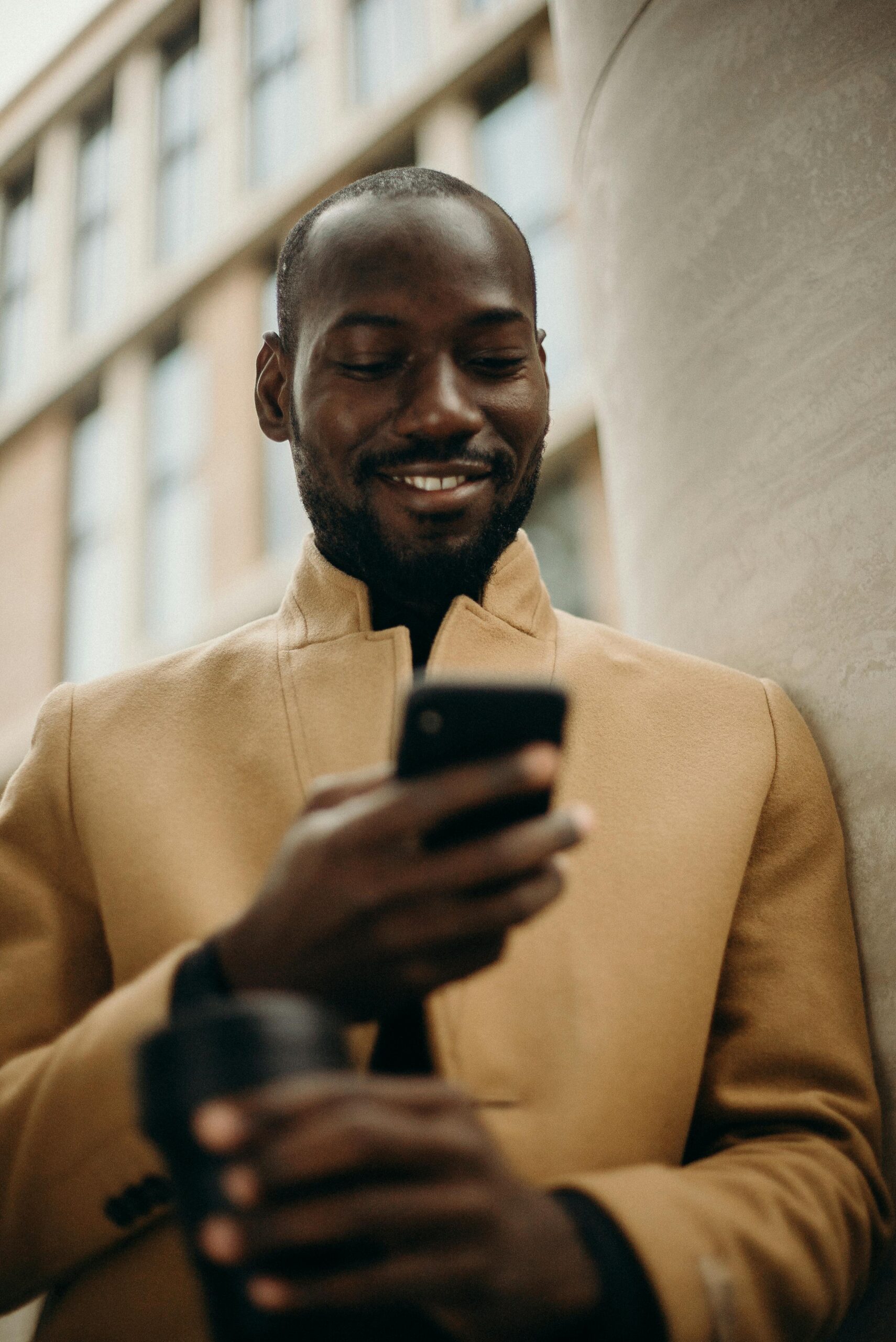 A man looking at his phone | Source: Pexels