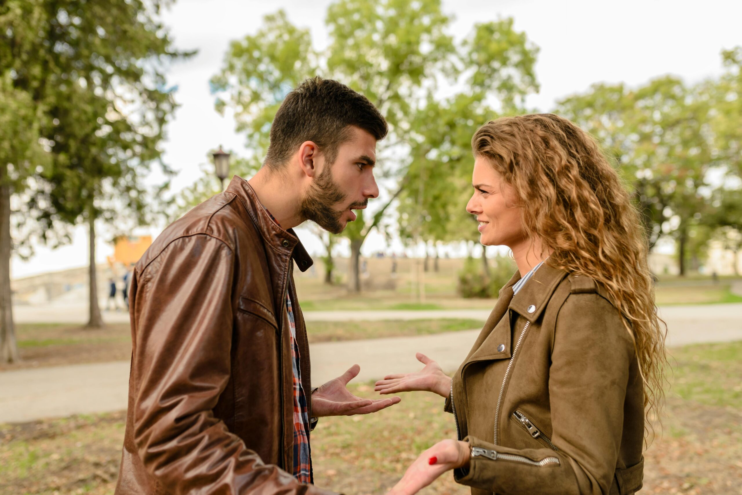 A couple having a disagreement outside | Source: Pexels