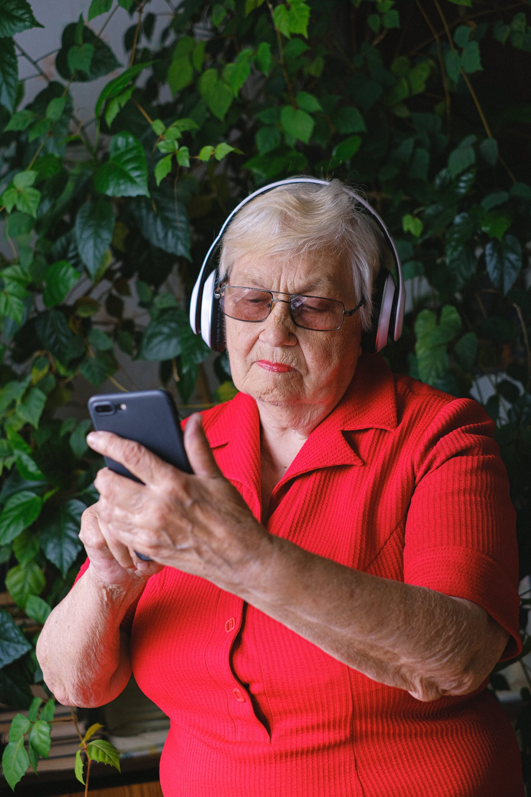 An angry grandmother | Source: Pexels