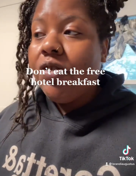 Ex hotel worker Brandi Augustus reveals what NOT to eat in restaurants | Source: tiktok.com/brandiaugustus