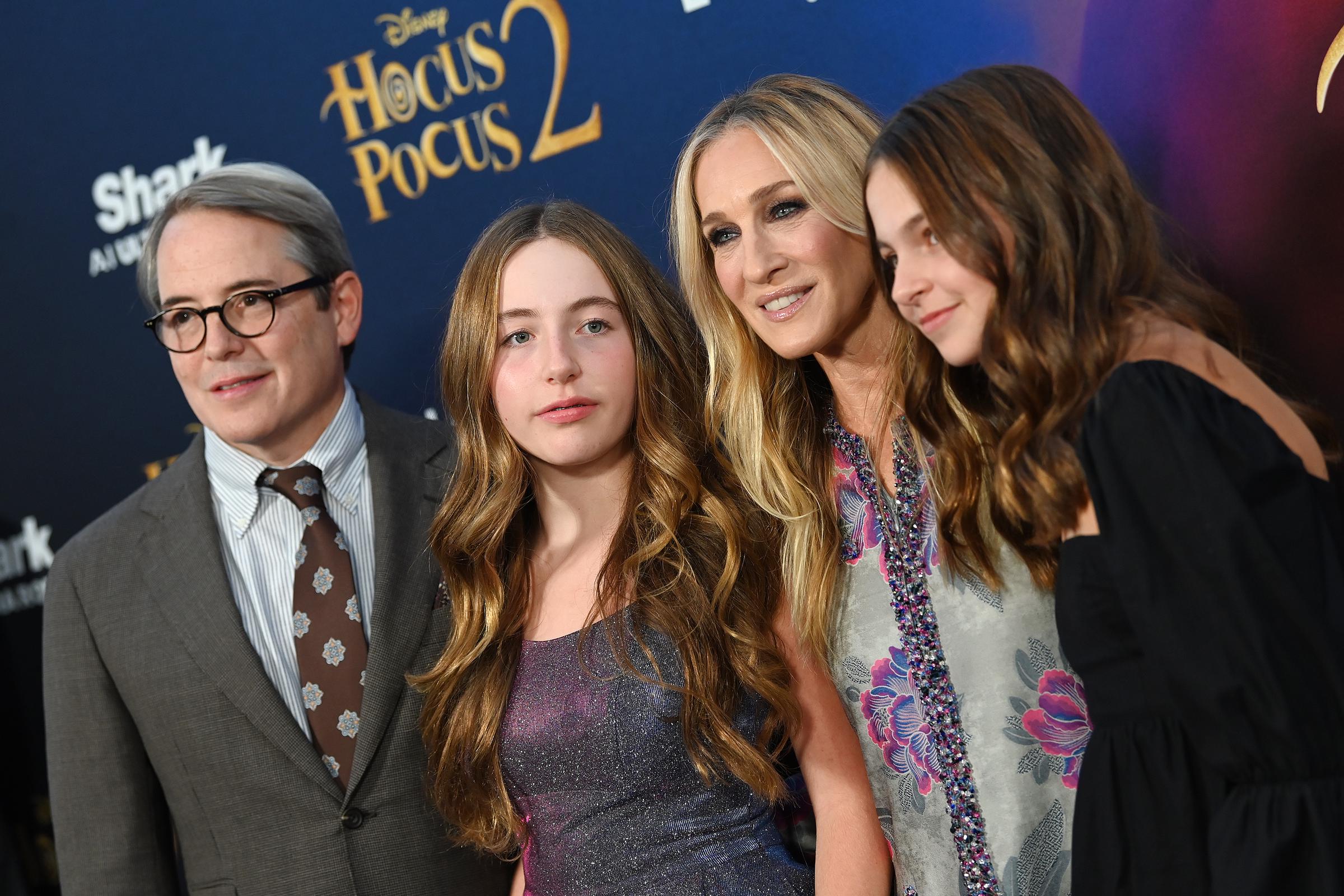 Matthew, Tabitha, Sara Jessica Parker, and Marion Broderick at the premiere of "Hocus Pocus 2," 2022