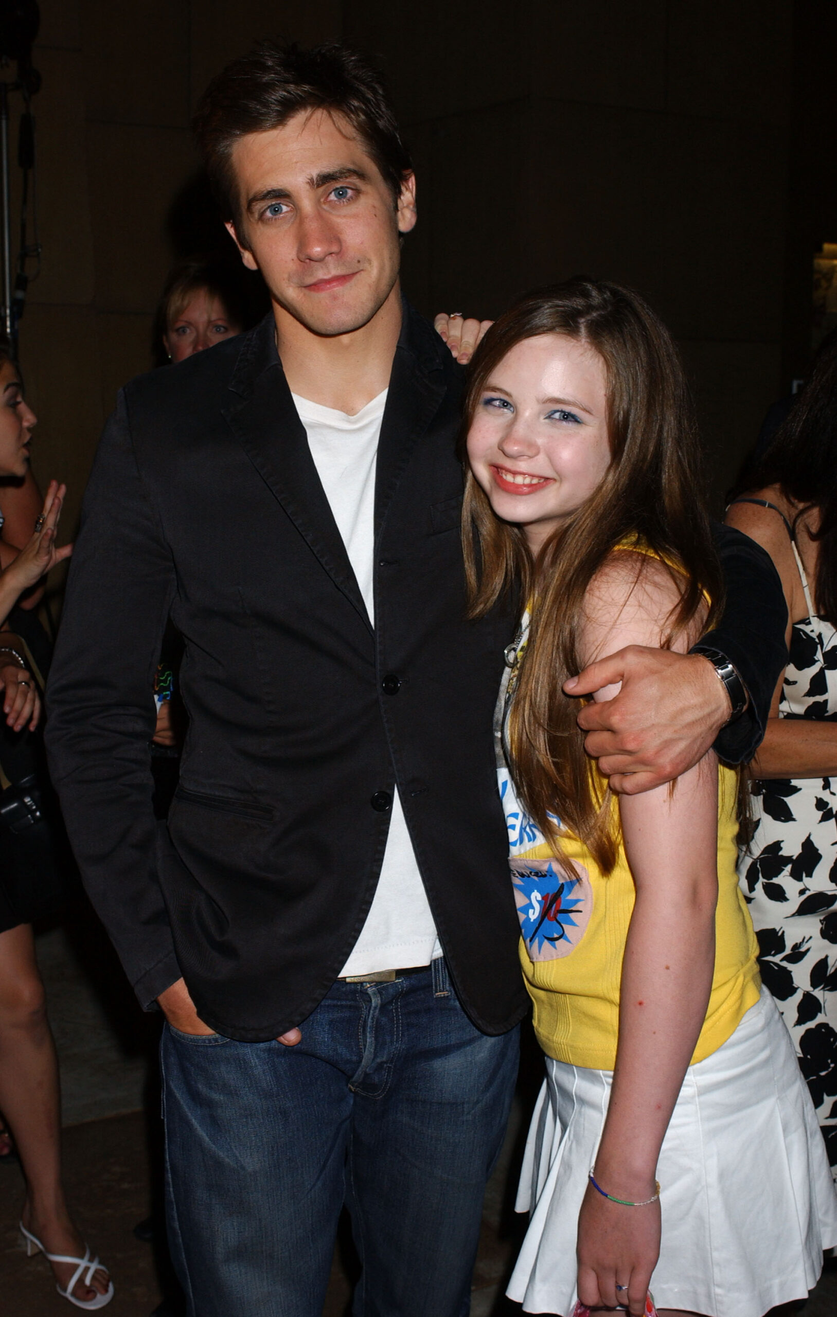 Daveigh's young-adult image carried both glamour and uncertainty. Like many former child stars, she faced the difficult task of redefining herself after early fame.