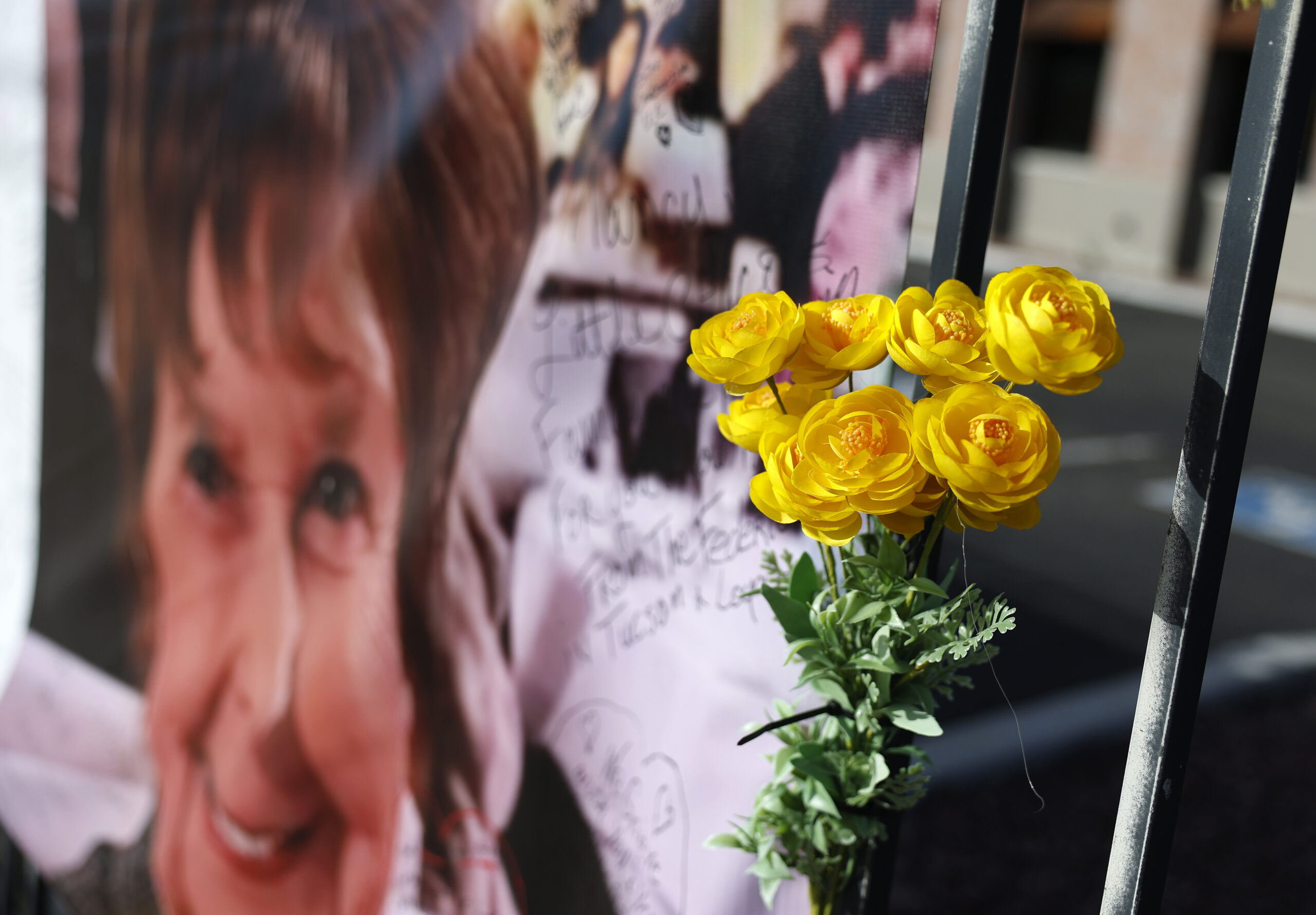 A public display honoring Nancy Guthrie reflected how her disappearance had moved beyond a private family crisis and into a case followed by people far outside Tucson. As the search dragged on, the unanswered question remained painfully simple: where was Nancy?