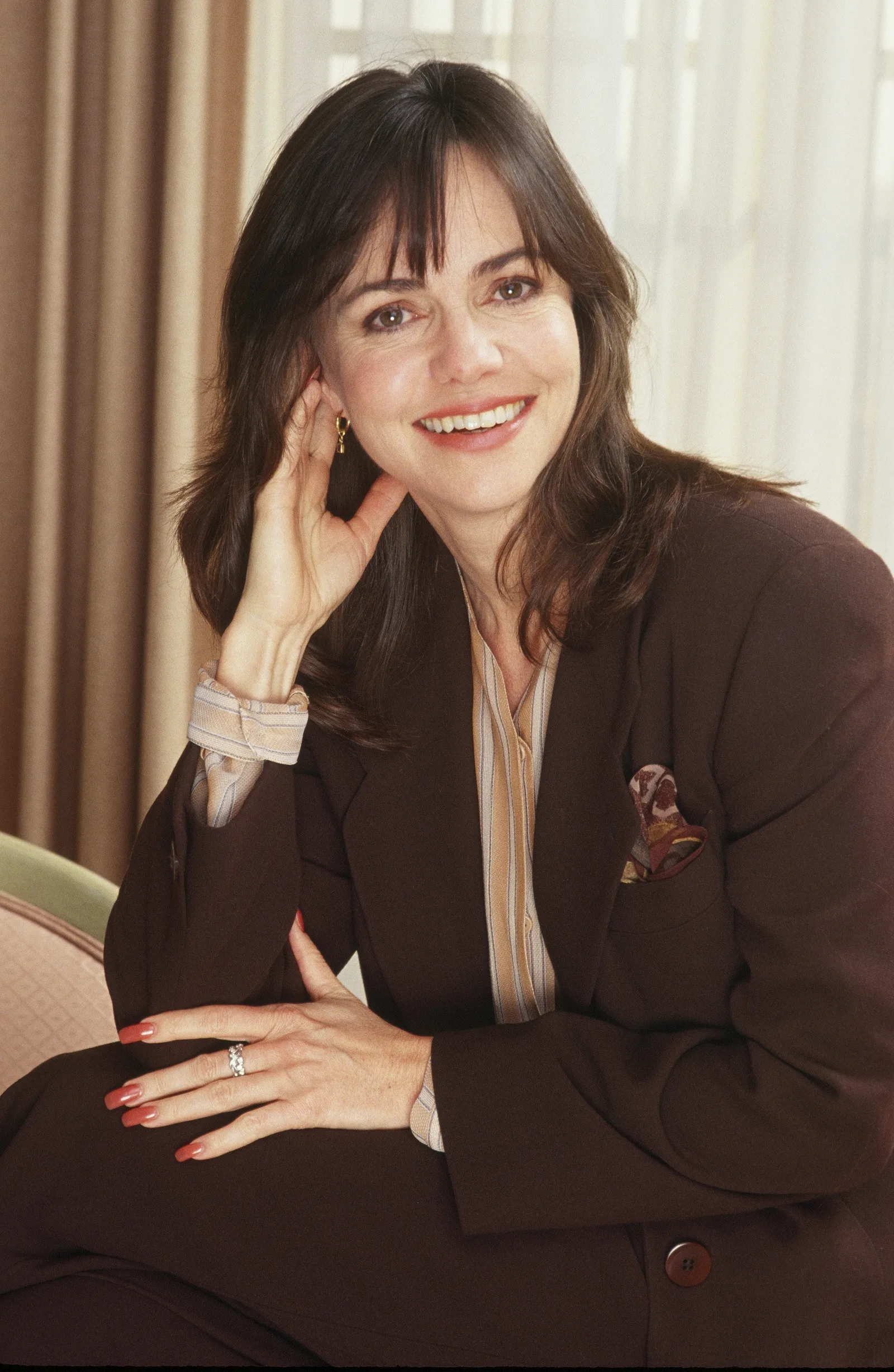 Sally Field poses during a photo portrait session in 1991, Los Angeles, California | Photo: Getty Images