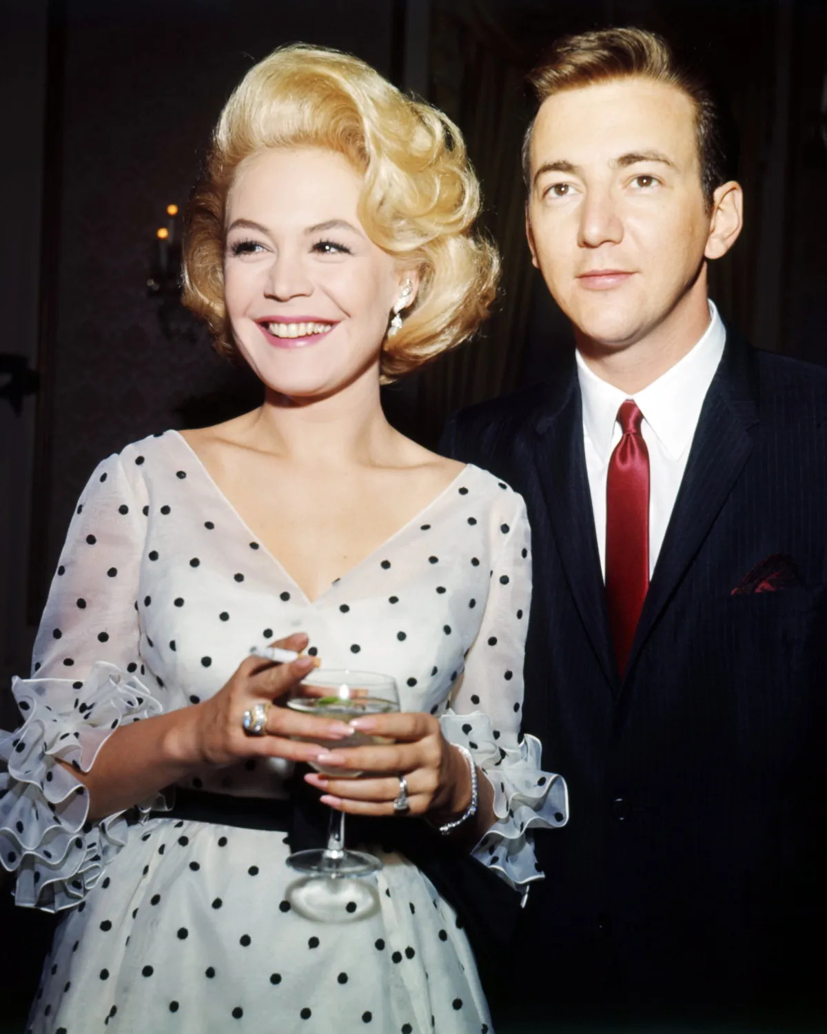American singer Bobby Darin (1936 - 1973) and his wife, actress Sandra Dee (1942 - 2005), circa 1964.