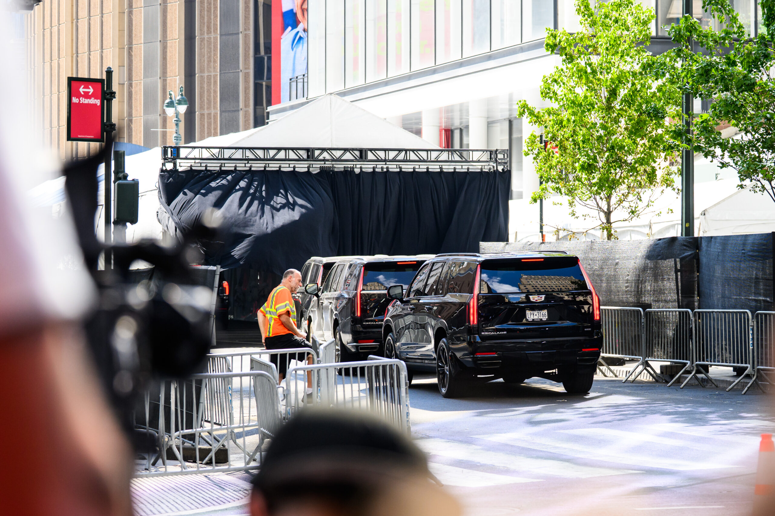 Vehicles arrive at Madison Square Garden ahead of Taylor Swift and Travis Kelce's wedding celebration in New York City on July 3, 2026. The couple's private event was held under tight security.