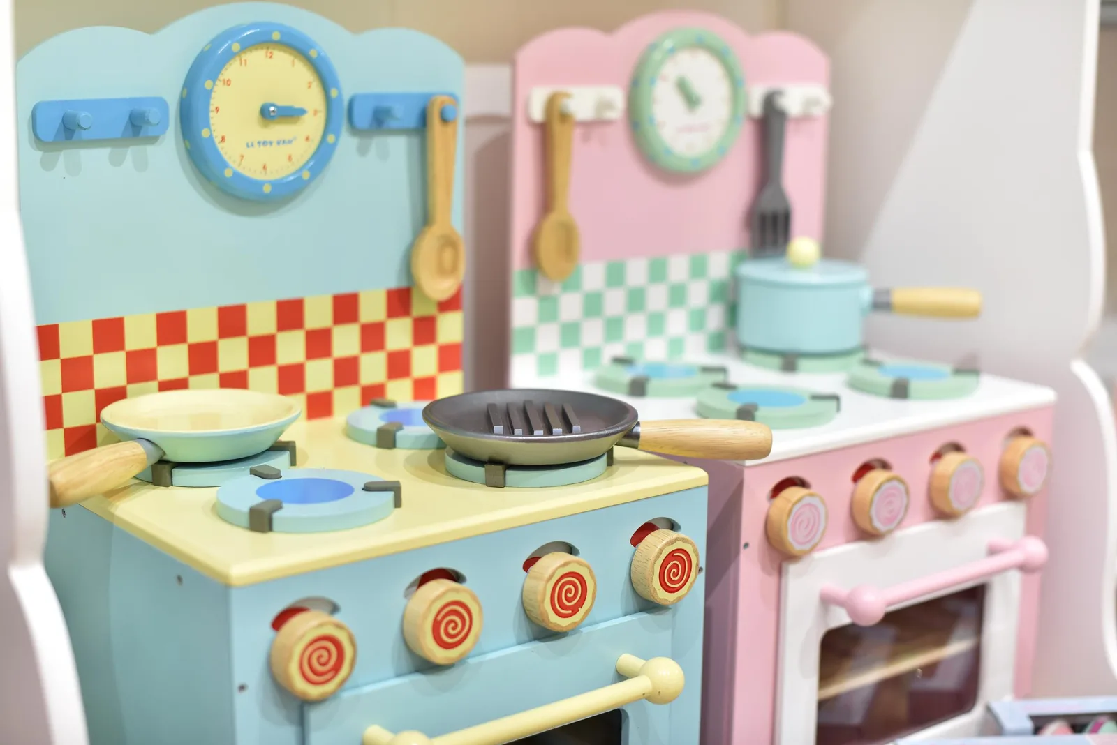 Investigators said the play kitchen involved in Briella Holmes' death was an older wooden set purchased through Facebook Marketplace years earlier. Its make, model, and brand have not been publicly identified.
