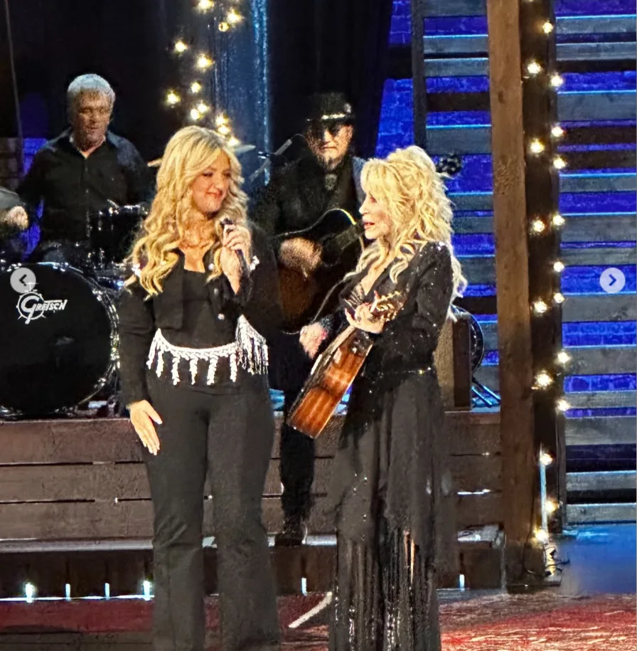 Dolly Parton shares the stage with her great-niece Lainey Mae Parton, a moment that reflected the close bond between the country icon and the family members she encouraged to pursue their own dreams.